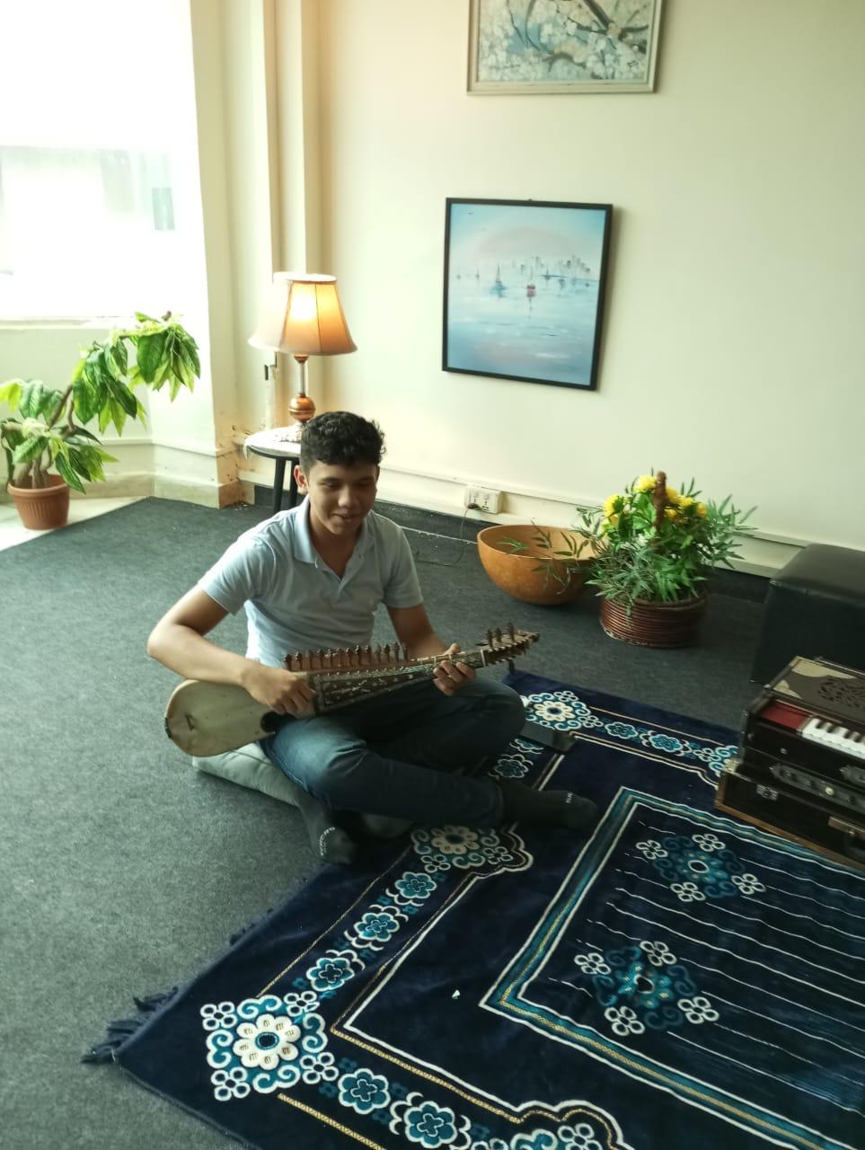 Another rabab playing reference image